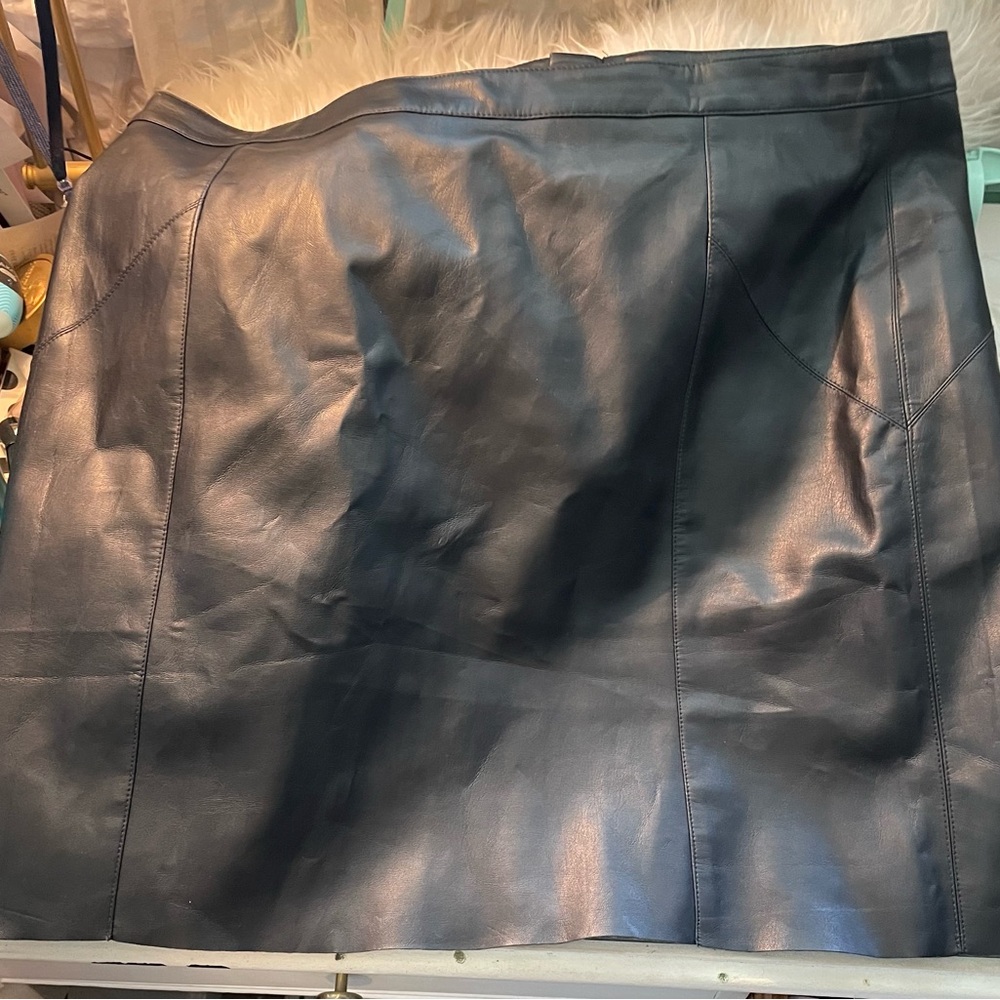 Vero Moda Black Vegan Leather Knee-Length Pencil Skirt